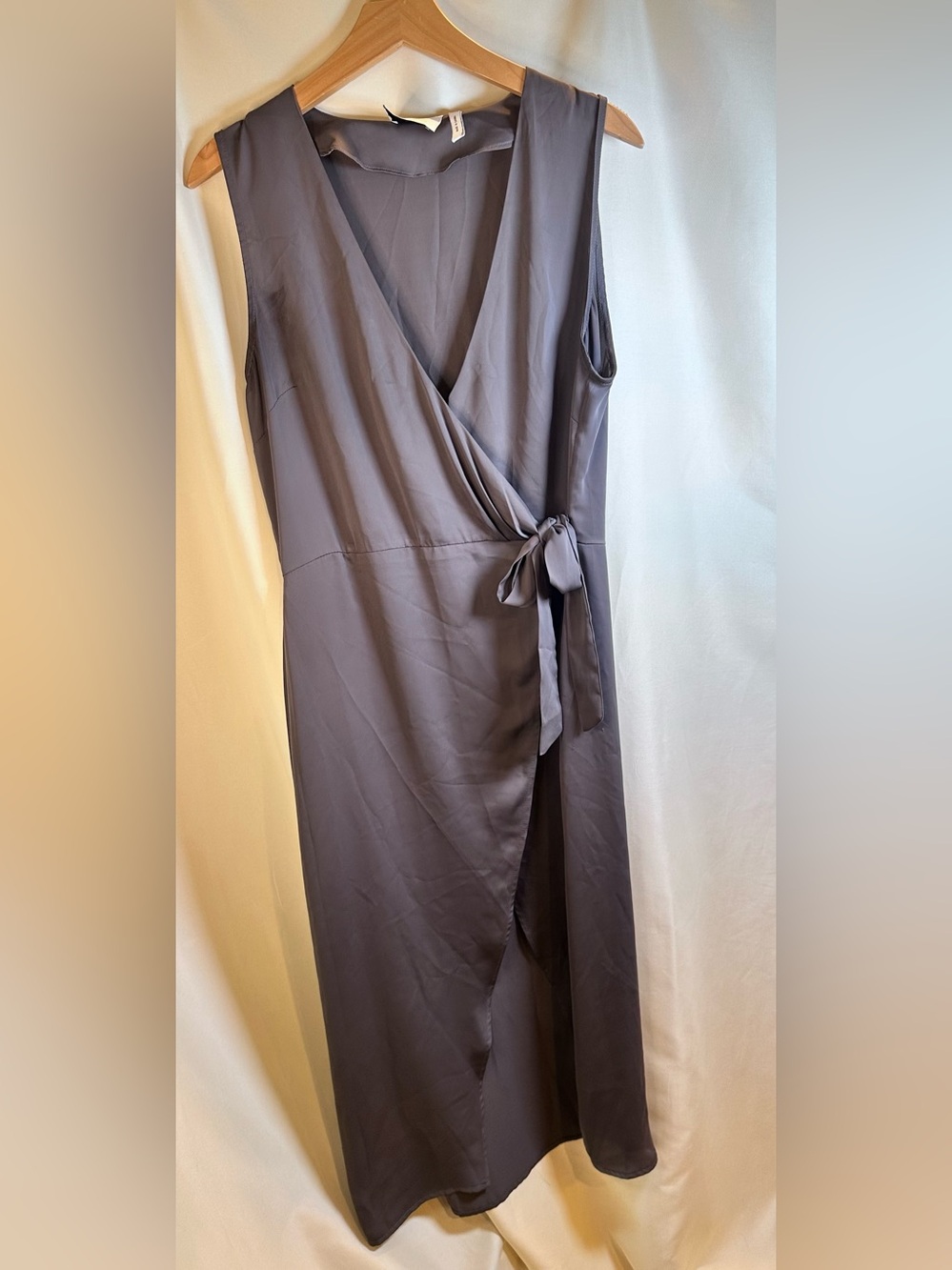 L’Academie Los Angeles Sleeveless Wrap Midi Dress in taupe Gray elegant evening